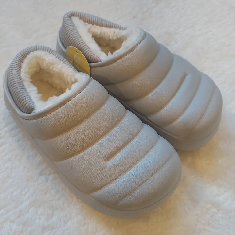 NWT Kids Foam Slippers Clogs Gray Sherpa Lined Size 11/12 Gorpcore Camping